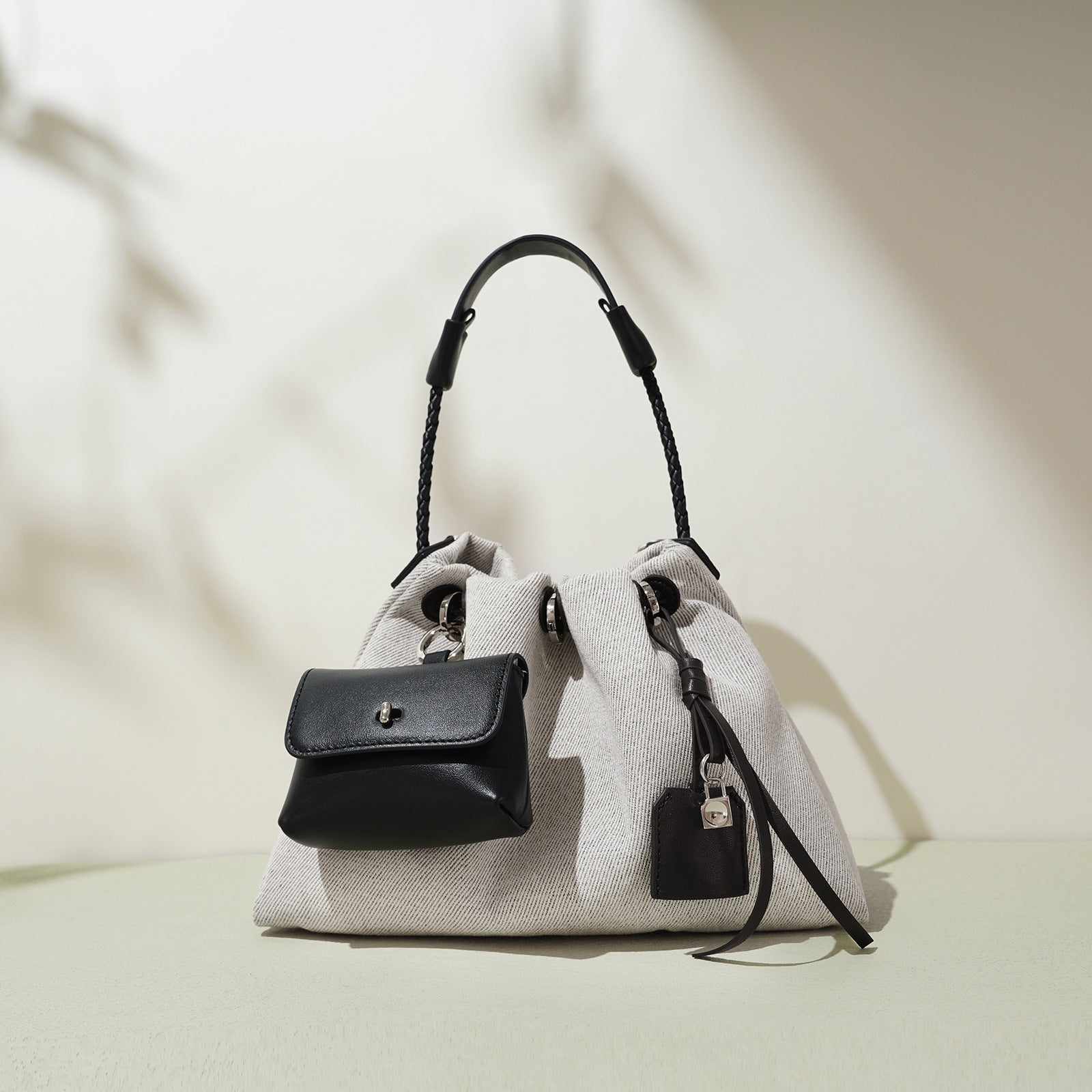 Chic Lightweight Large-Capacity Crossbody